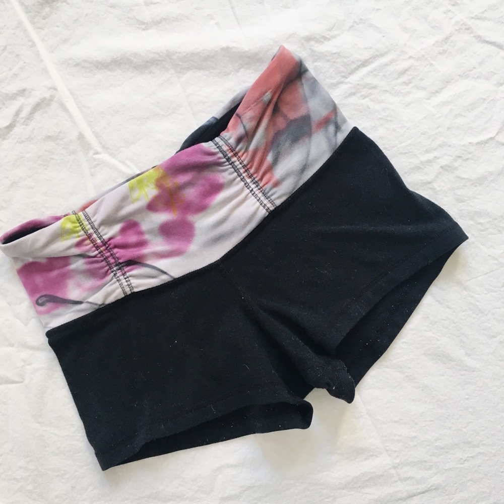 Lululemon spandex shorts